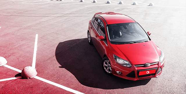 Mão com máscara aplicada