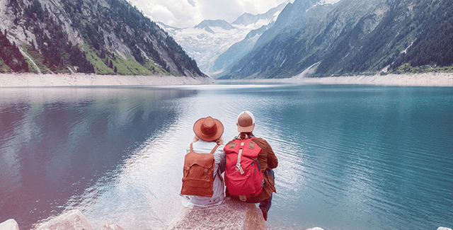 Mão com máscara aplicada