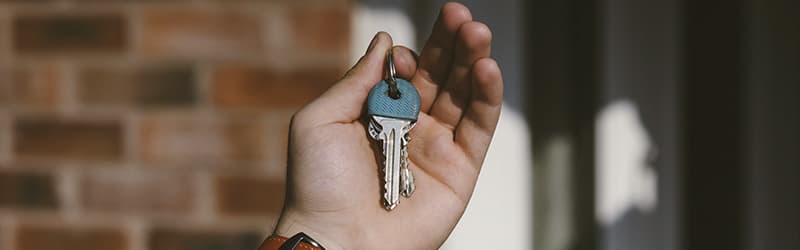 Quer investir em imóveis? Entenda por onde começar