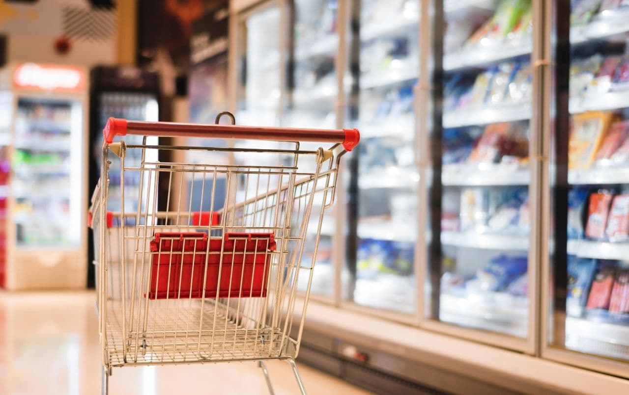 Como economizar nas compras mensais?