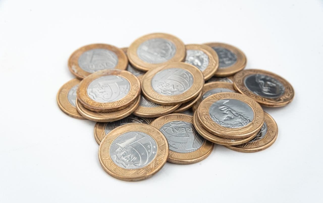 10 hábitos que complicam sua vida financeira